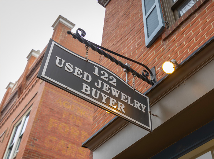 Used Jewelry Buyer on Historic Main Street St. Charles